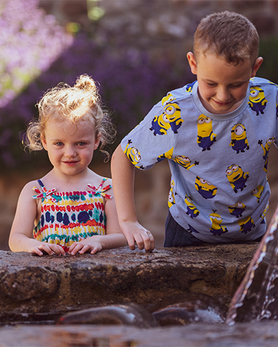 Children at log
